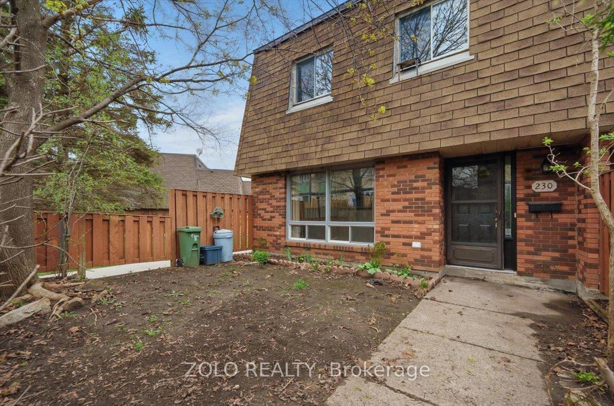 Photo 2 of 230 Royalton Private, Ottawa, Hunt Club Woods — HOMEH