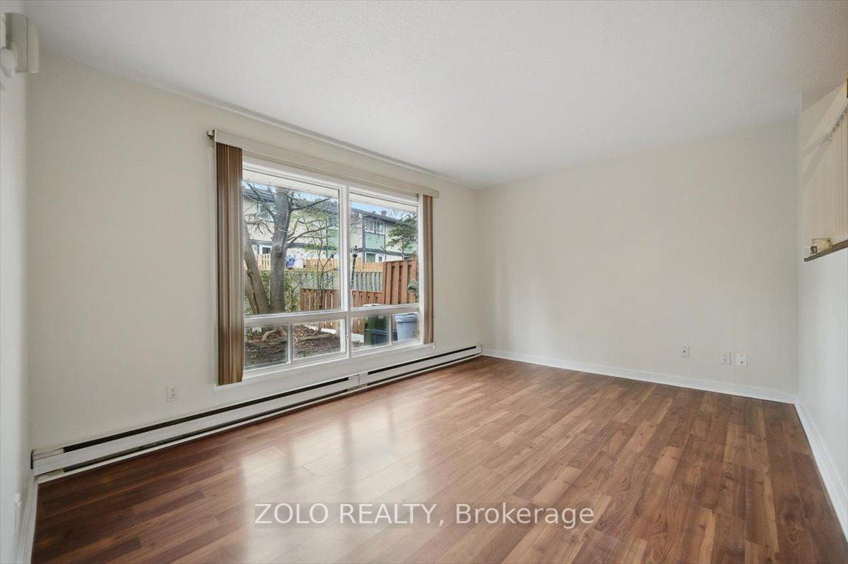 Photo 3 of 230 Royalton Private, Ottawa, Hunt Club Woods — HOMEH