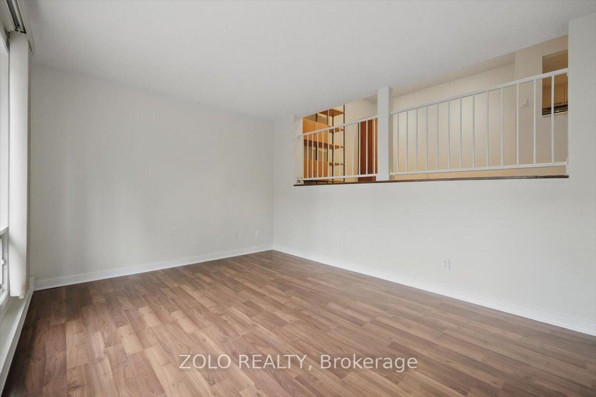 Photo 4 of 230 Royalton Private, Ottawa, Hunt Club Woods — HOMEH