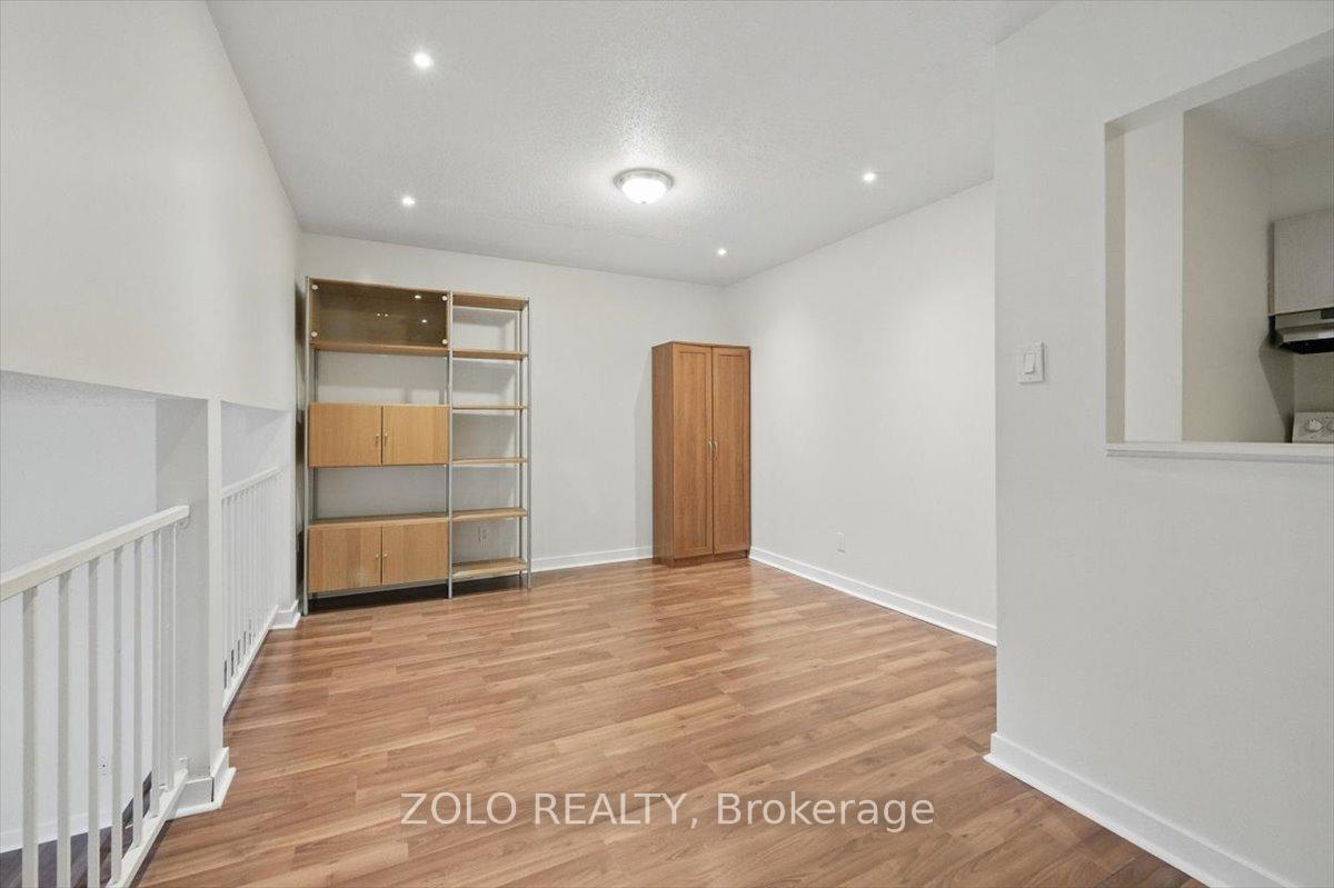 Photo 5 of 230 Royalton Private, Ottawa, Hunt Club Woods — HOMEH