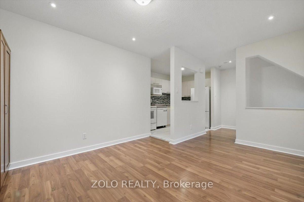 Photo 6 of 230 Royalton Private, Ottawa, Hunt Club Woods — HOMEH