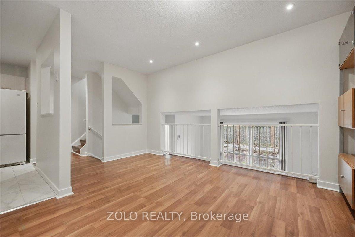 Photo 7 of 230 Royalton Private, Ottawa, Hunt Club Woods — HOMEH