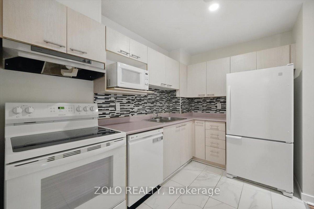 Photo 8 of 230 Royalton Private, Ottawa, Hunt Club Woods — HOMEH