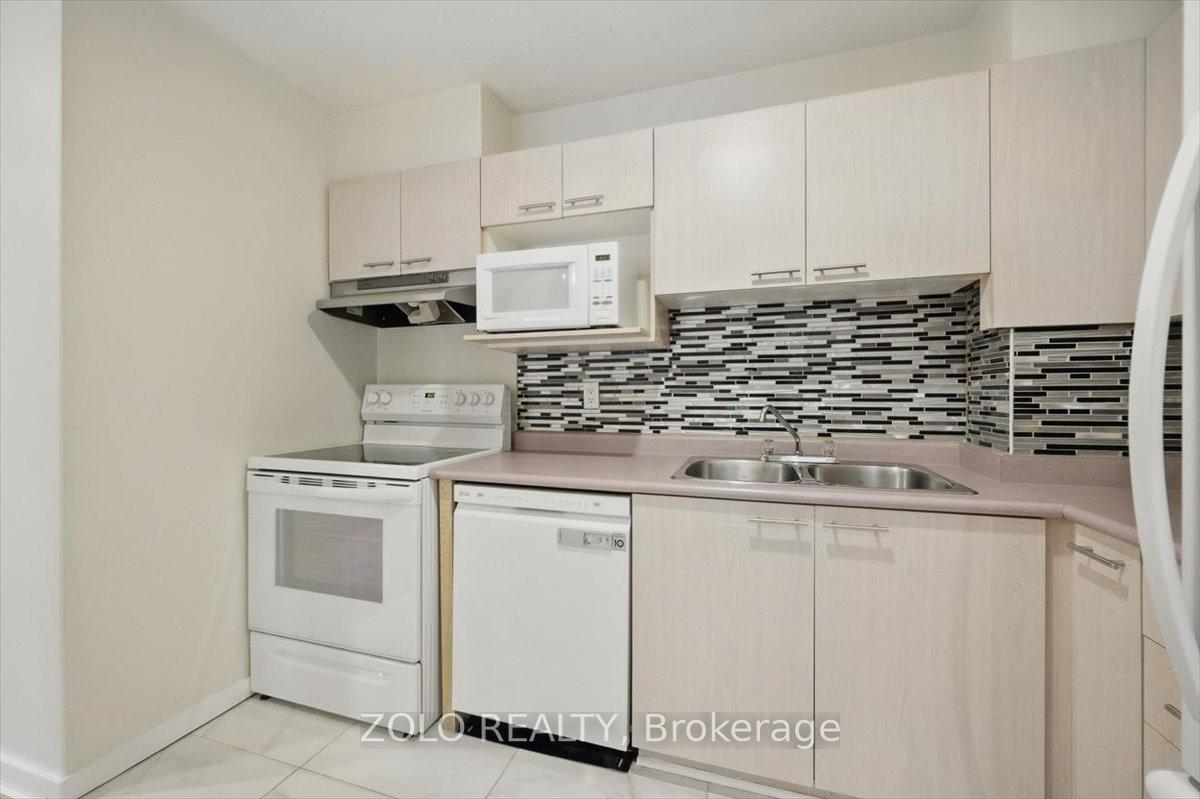 Photo 9 of 230 Royalton Private, Ottawa, Hunt Club Woods — HOMEH