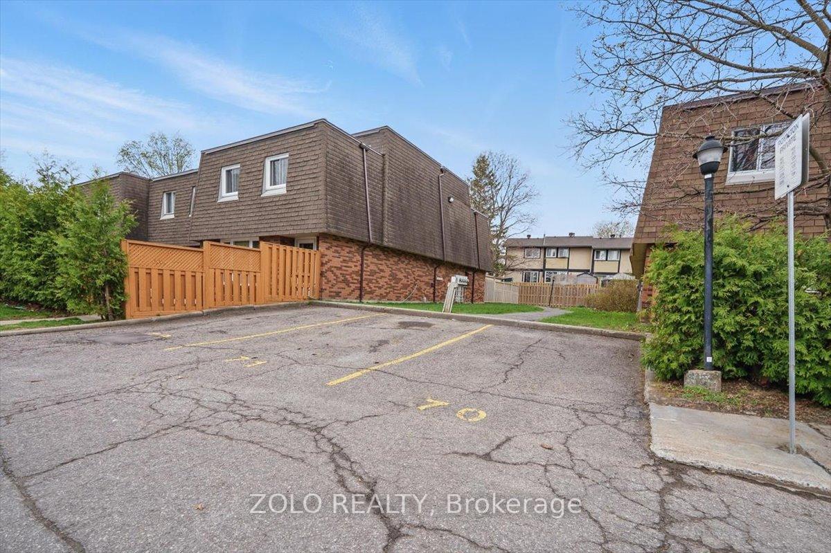 Photo 23 of 230 Royalton Private, Ottawa, Hunt Club Woods — HOMEH