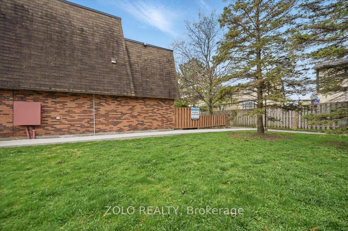 Photo 24 of 230 Royalton Private, Ottawa, Hunt Club Woods — HOMEH