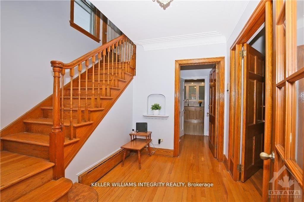 Photo 3 of 39 Goulburn Avenue, Ottawa, Sandy Hill — HOMEH