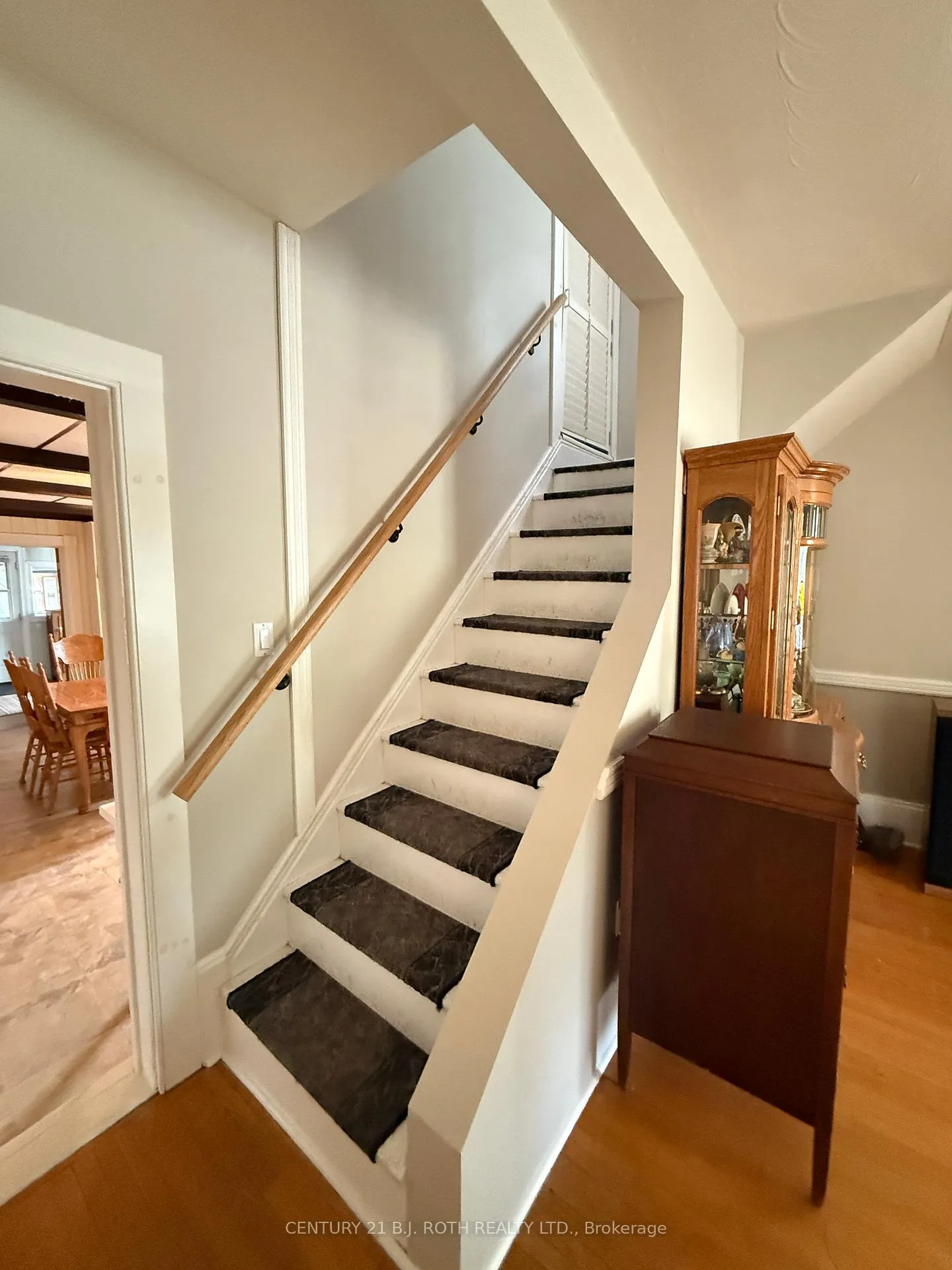 Photo 16 of 46 King Street N, Innisfil, Cookstown — HOMEH