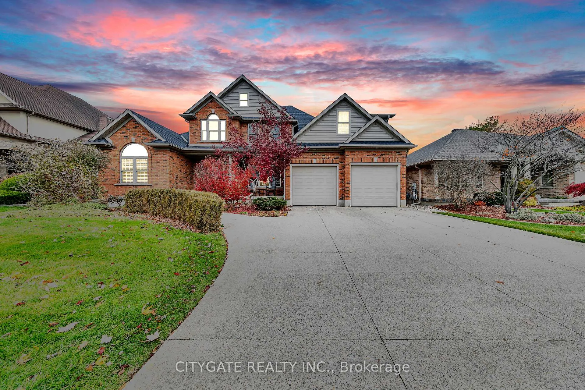 Photo 3 of 552 Falconridge Crescent, Kitchener — HOMEH