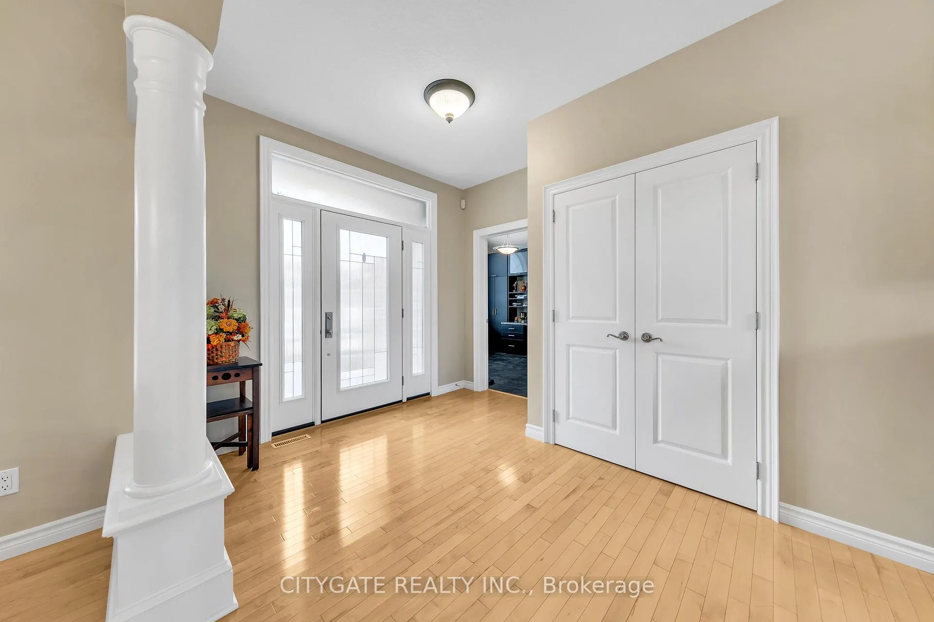 Photo 4 of 552 Falconridge Crescent, Kitchener — HOMEH