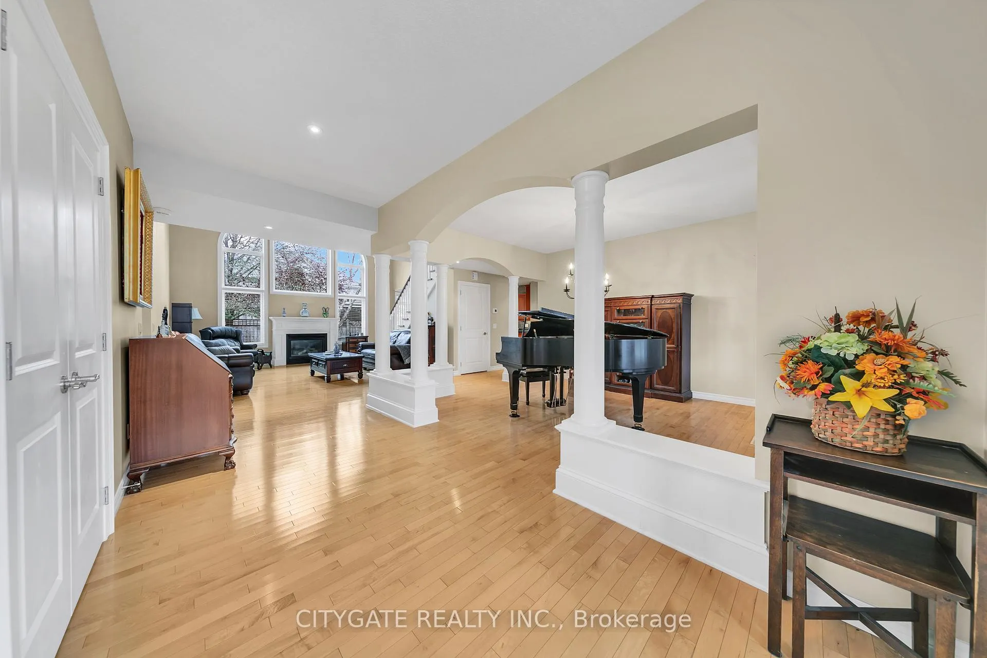 Photo 5 of 552 Falconridge Crescent, Kitchener — HOMEH