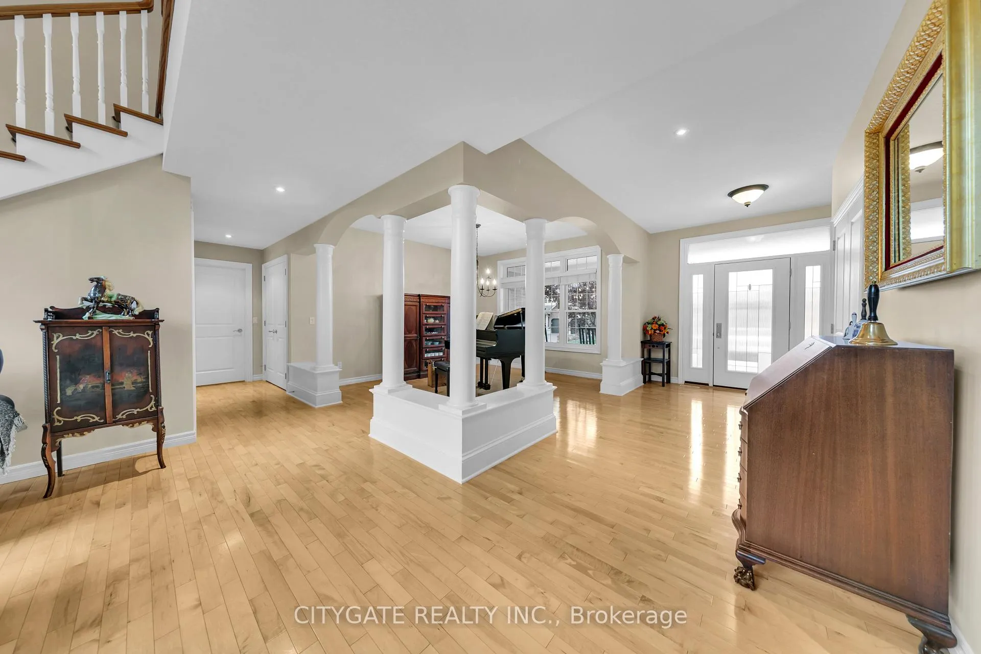Photo 7 of 552 Falconridge Crescent, Kitchener — HOMEH