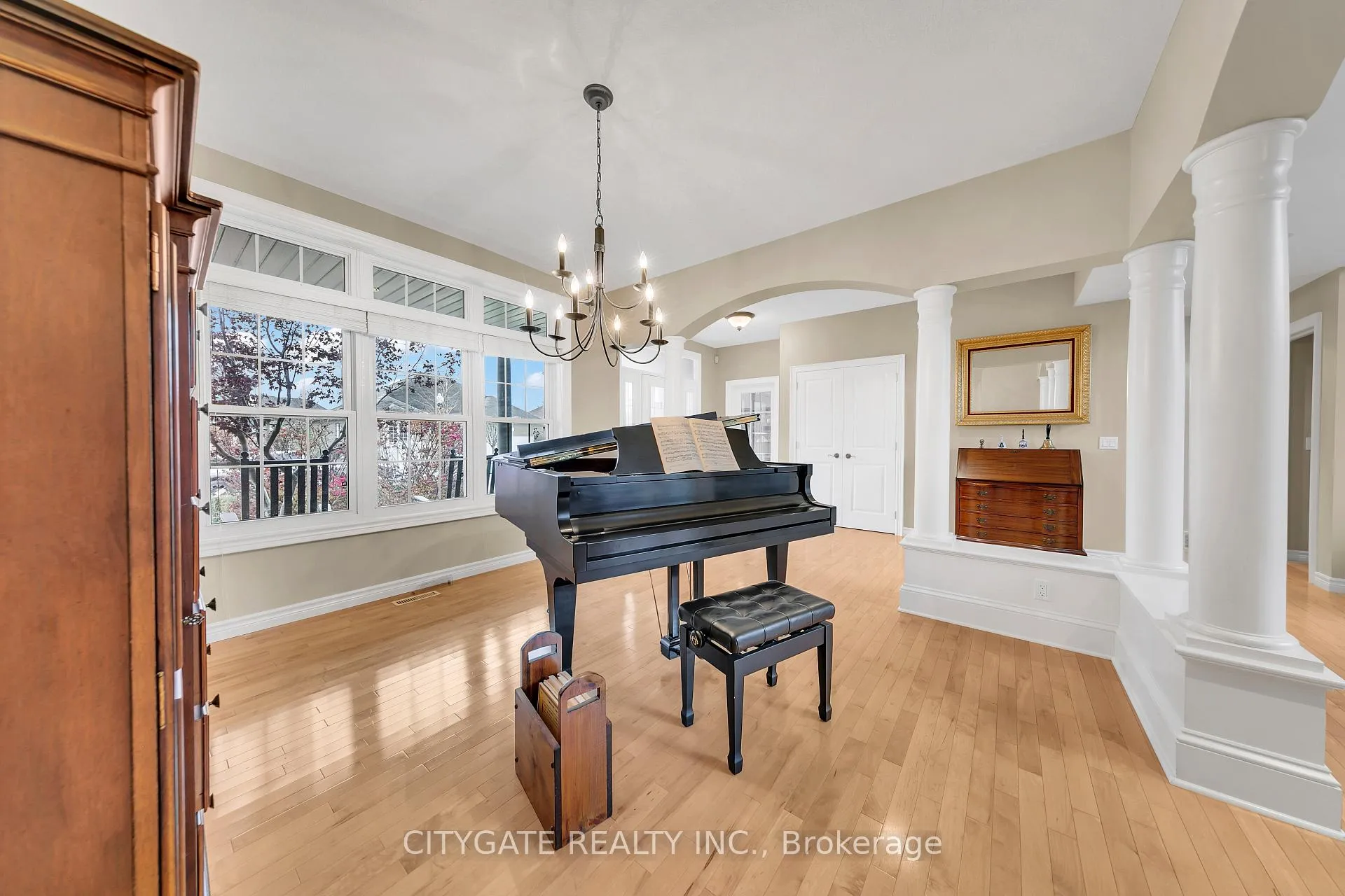 Photo 8 of 552 Falconridge Crescent, Kitchener — HOMEH