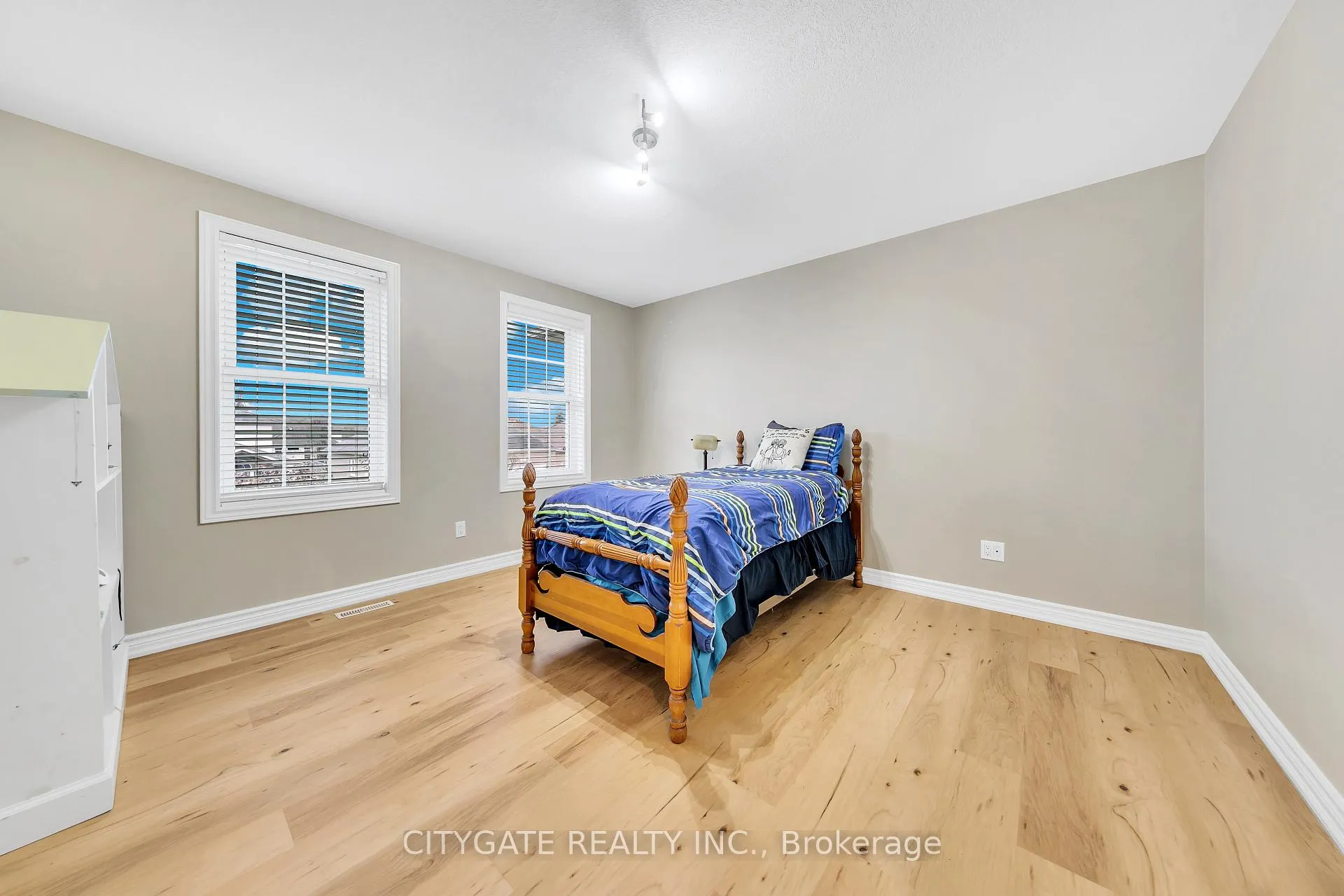 Photo 32 of 552 Falconridge Crescent, Kitchener — HOMEH