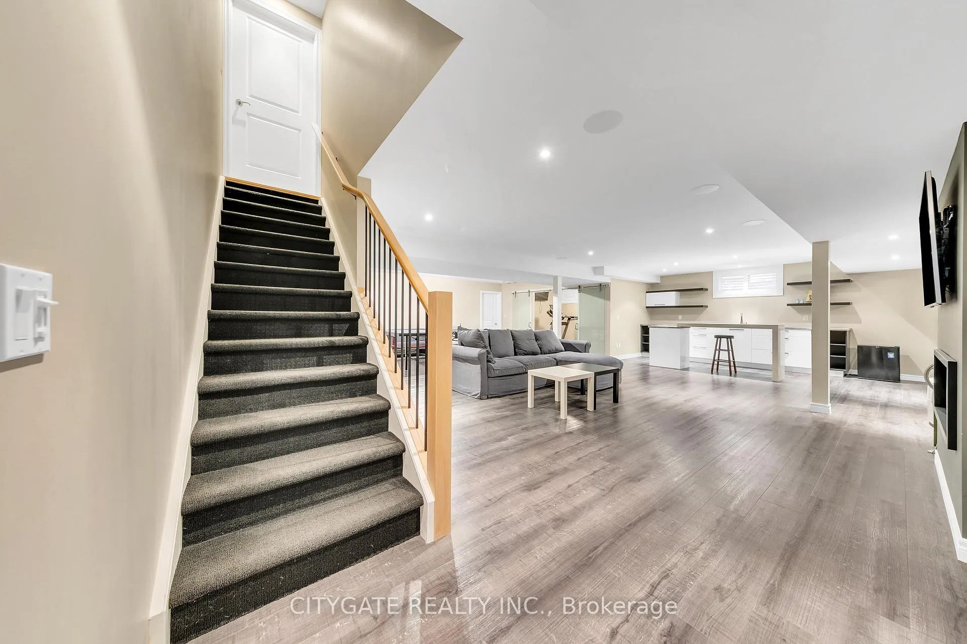 Photo 36 of 552 Falconridge Crescent, Kitchener — HOMEH