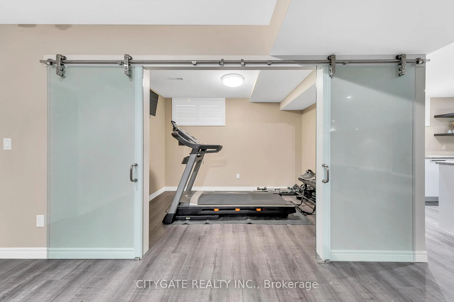 Photo 40 of 552 Falconridge Crescent, Kitchener — HOMEH