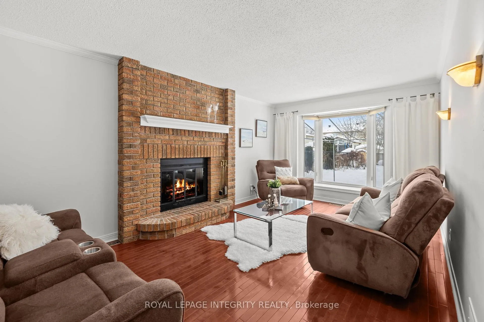 Photo 4 of 830 Acadian Gardens, Ottawa, Convent Glen — HOMEH