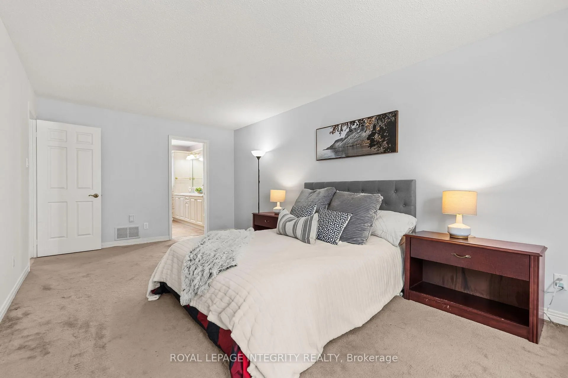 Photo 20 of 830 Acadian Gardens, Ottawa, Convent Glen — HOMEH