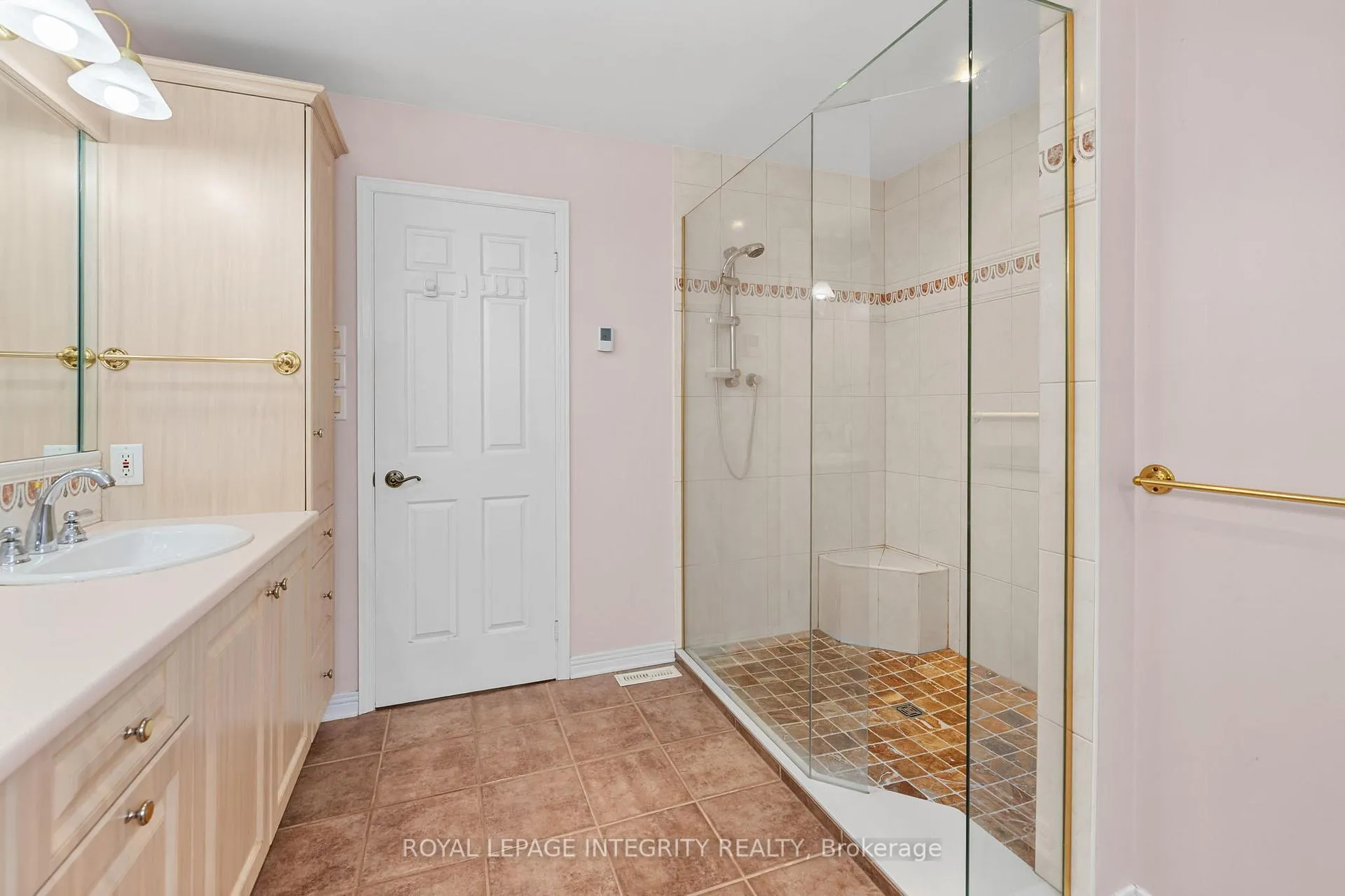 Photo 22 of 830 Acadian Gardens, Ottawa, Convent Glen — HOMEH