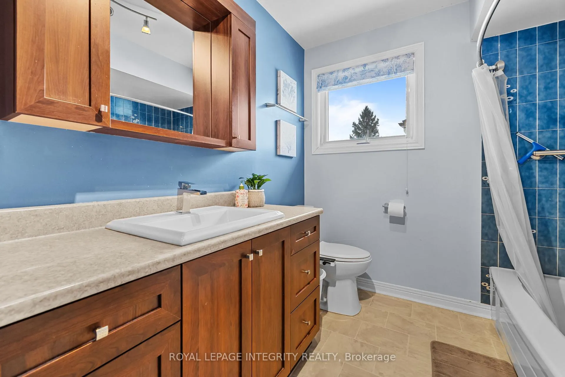 Photo 27 of 830 Acadian Gardens, Ottawa, Convent Glen — HOMEH