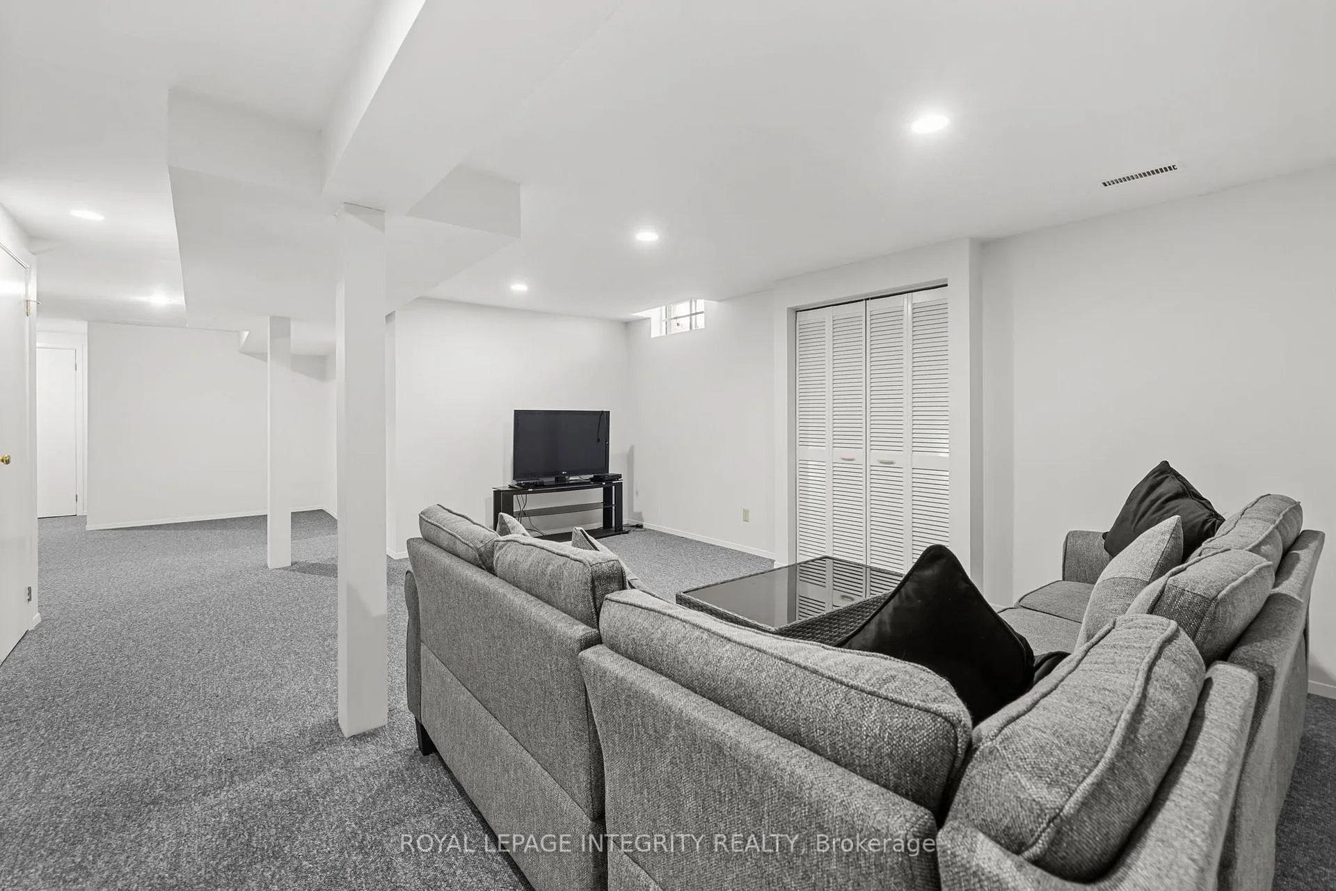 Photo 31 of 830 Acadian Gardens, Ottawa, Convent Glen — HOMEH