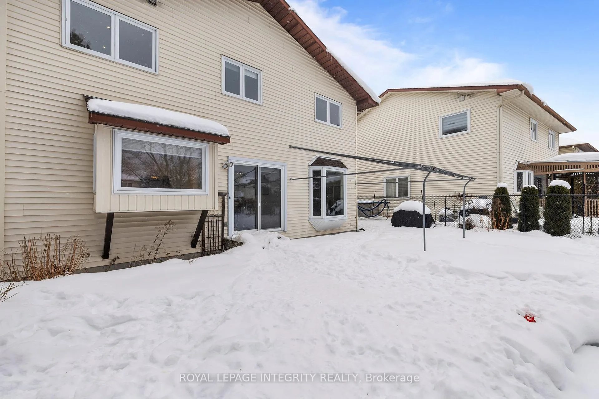 Photo 34 of 830 Acadian Gardens, Ottawa, Convent Glen — HOMEH