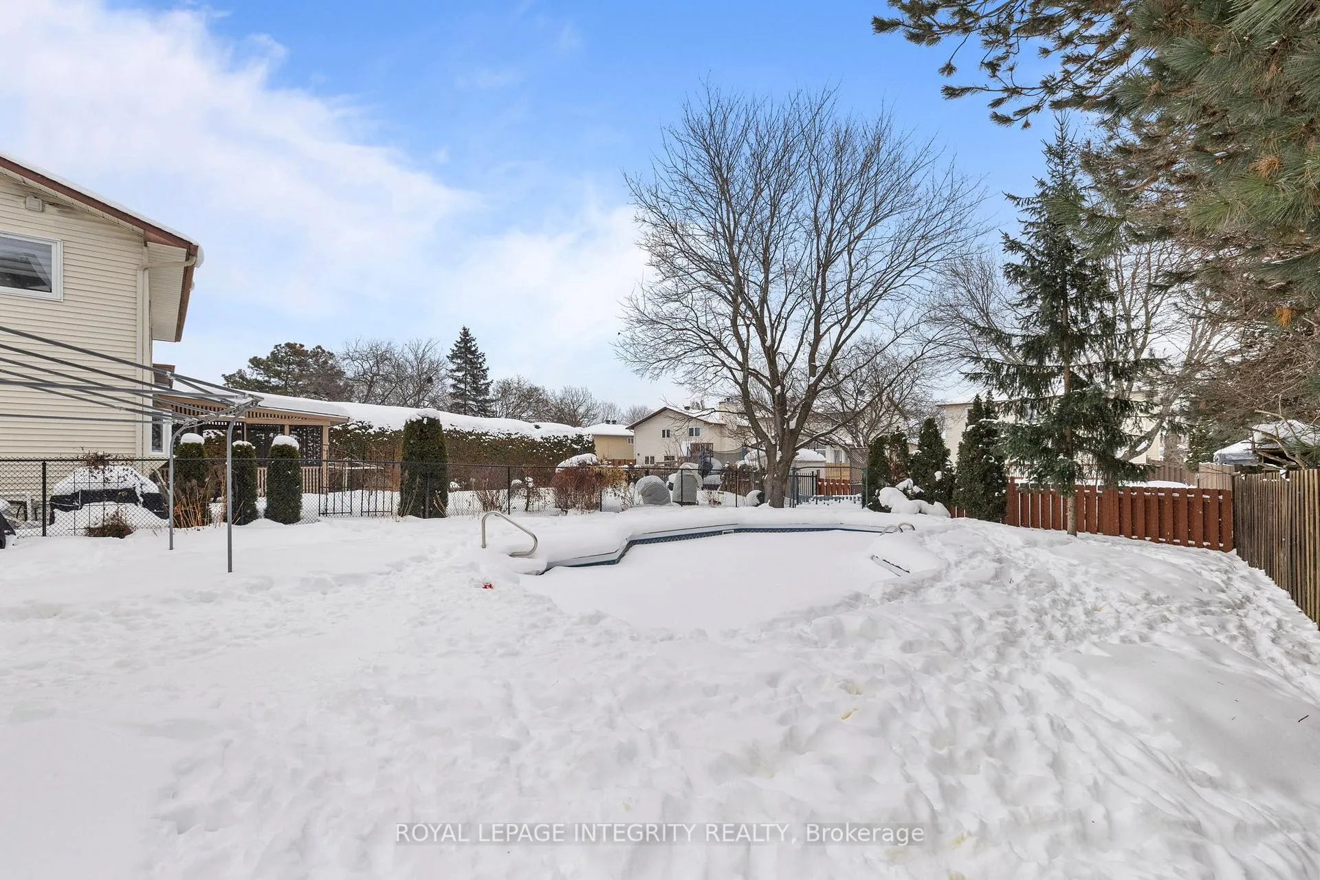Photo 35 of 830 Acadian Gardens, Ottawa, Convent Glen — HOMEH