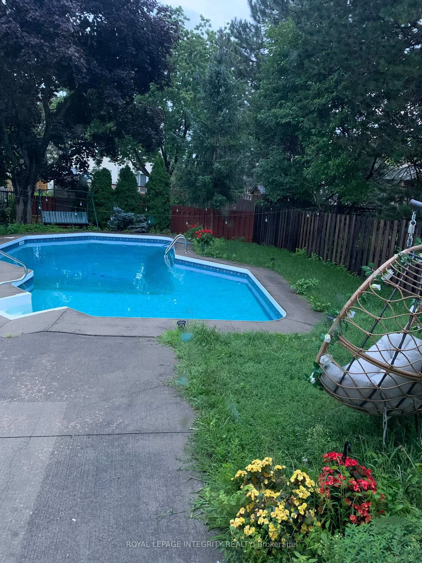 Photo 38 of 830 Acadian Gardens, Ottawa, Convent Glen — HOMEH