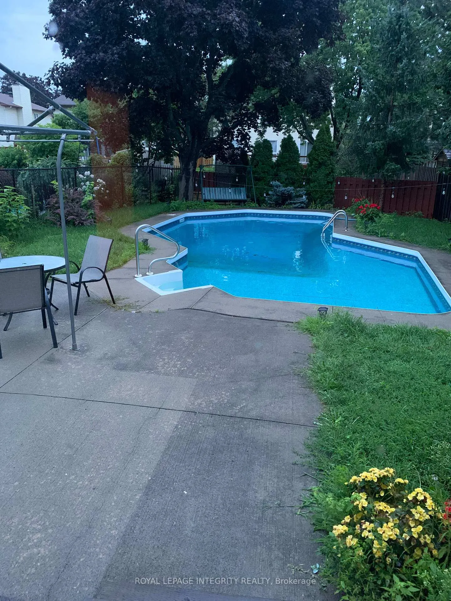 Photo 39 of 830 Acadian Gardens, Ottawa, Convent Glen — HOMEH