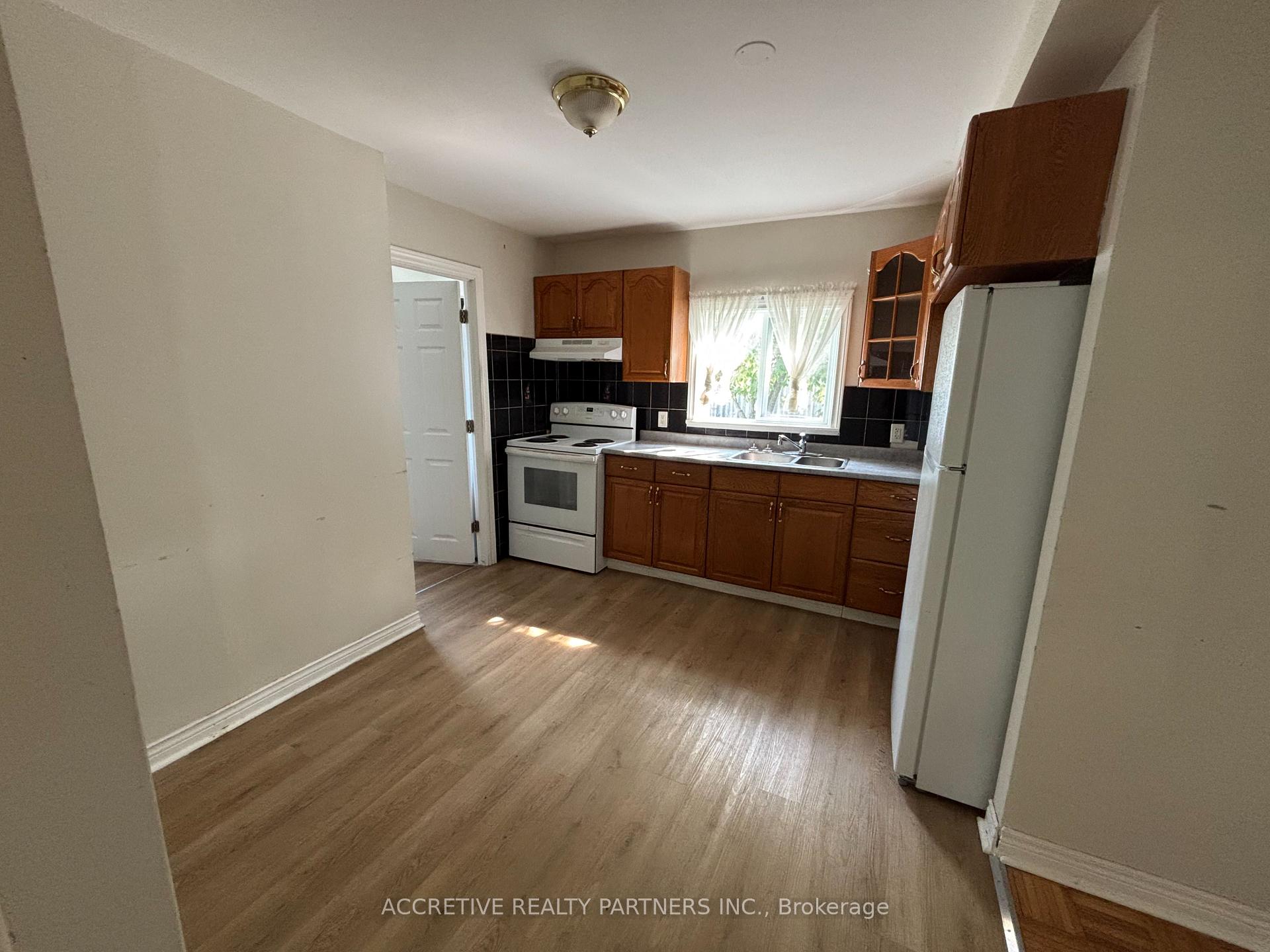 Photo 5 of Unit Unit B, 4637 Bartlett Road, Lincoln, Lincoln Lake — HOMEH