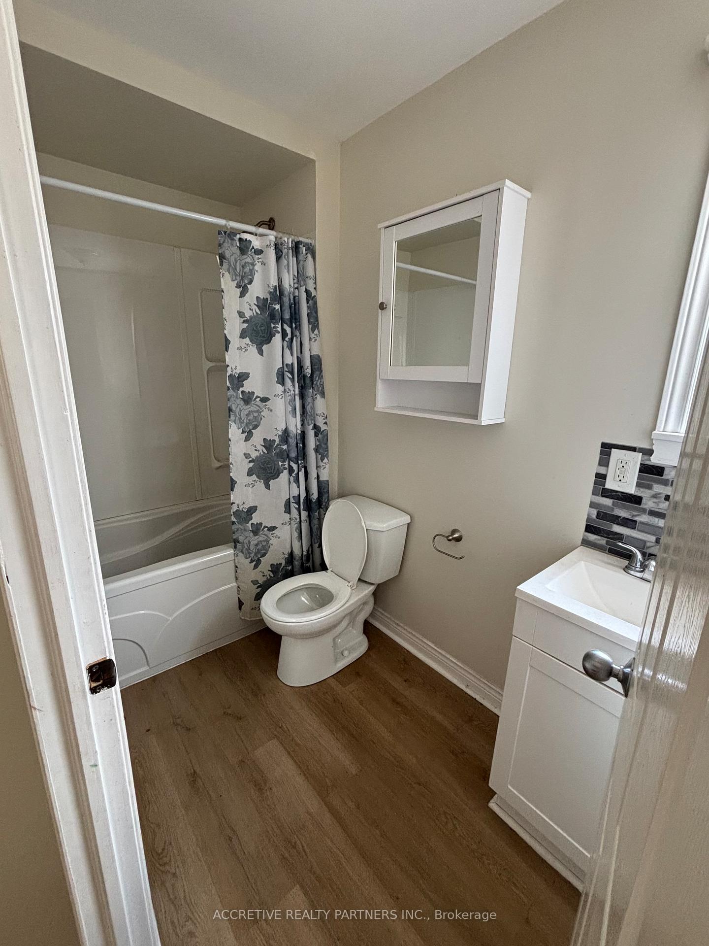 Photo 10 of Unit Unit B, 4637 Bartlett Road, Lincoln, Lincoln Lake — HOMEH