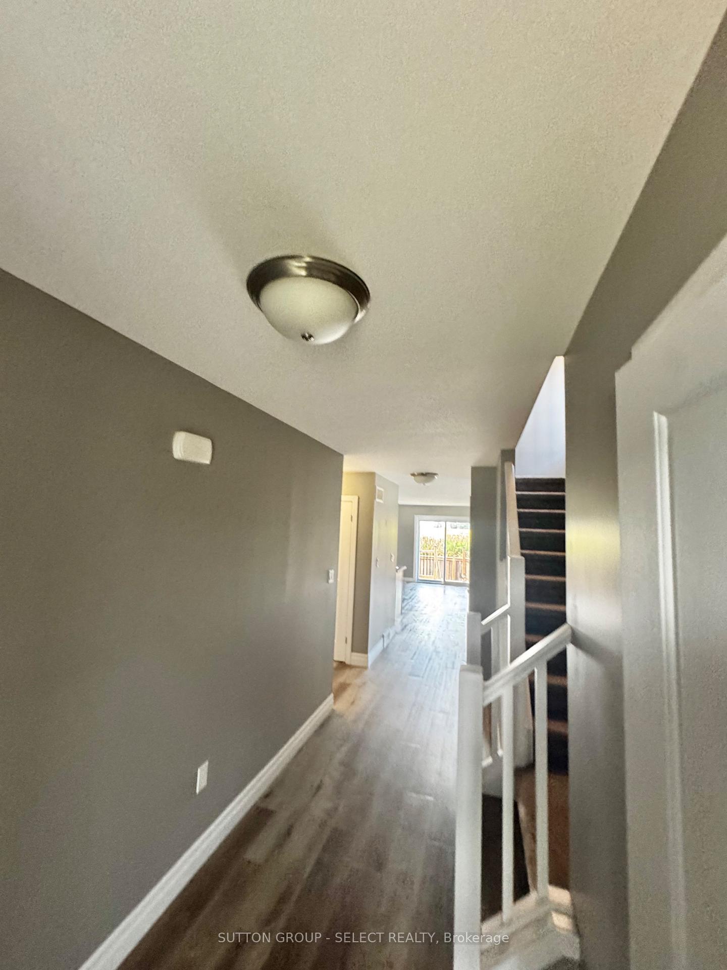 Photo 4 of 108 Gilmour Drive, Lucan Biddulph, Lucan — HOMEH
