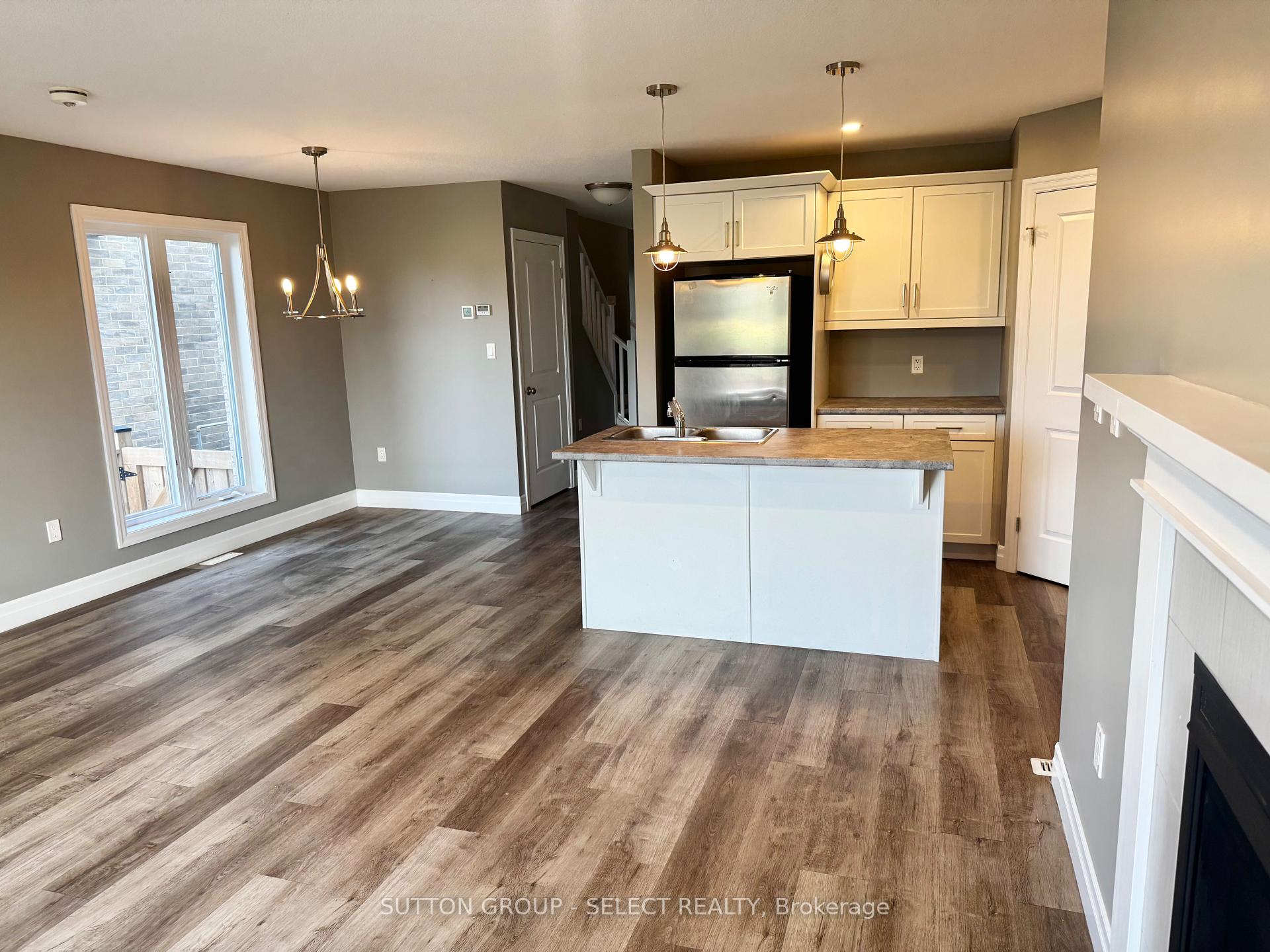 Photo 7 of 108 Gilmour Drive, Lucan Biddulph, Lucan — HOMEH