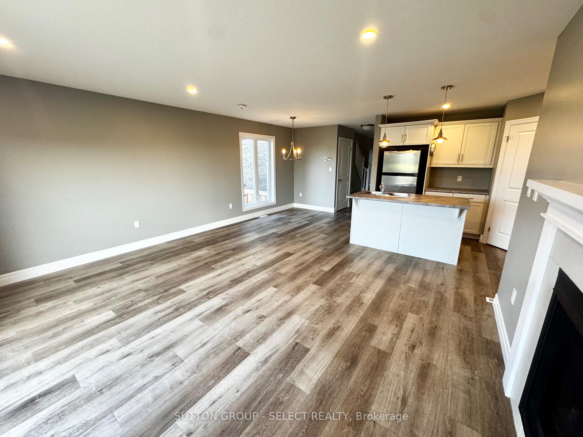 Photo 8 of 108 Gilmour Drive, Lucan Biddulph, Lucan — HOMEH