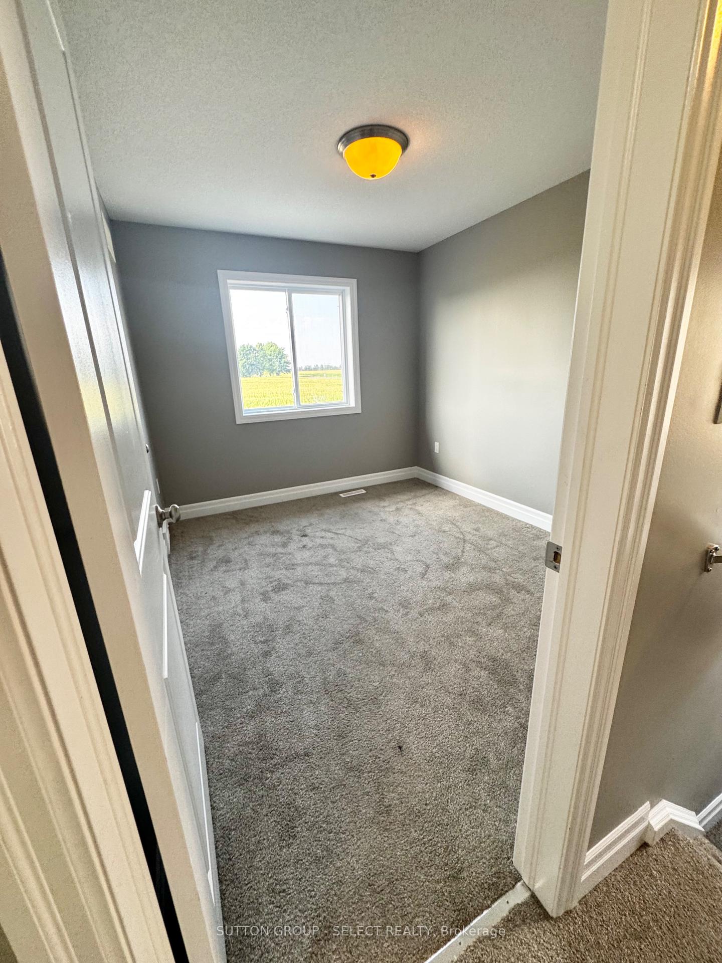 Photo 11 of 108 Gilmour Drive, Lucan Biddulph, Lucan — HOMEH