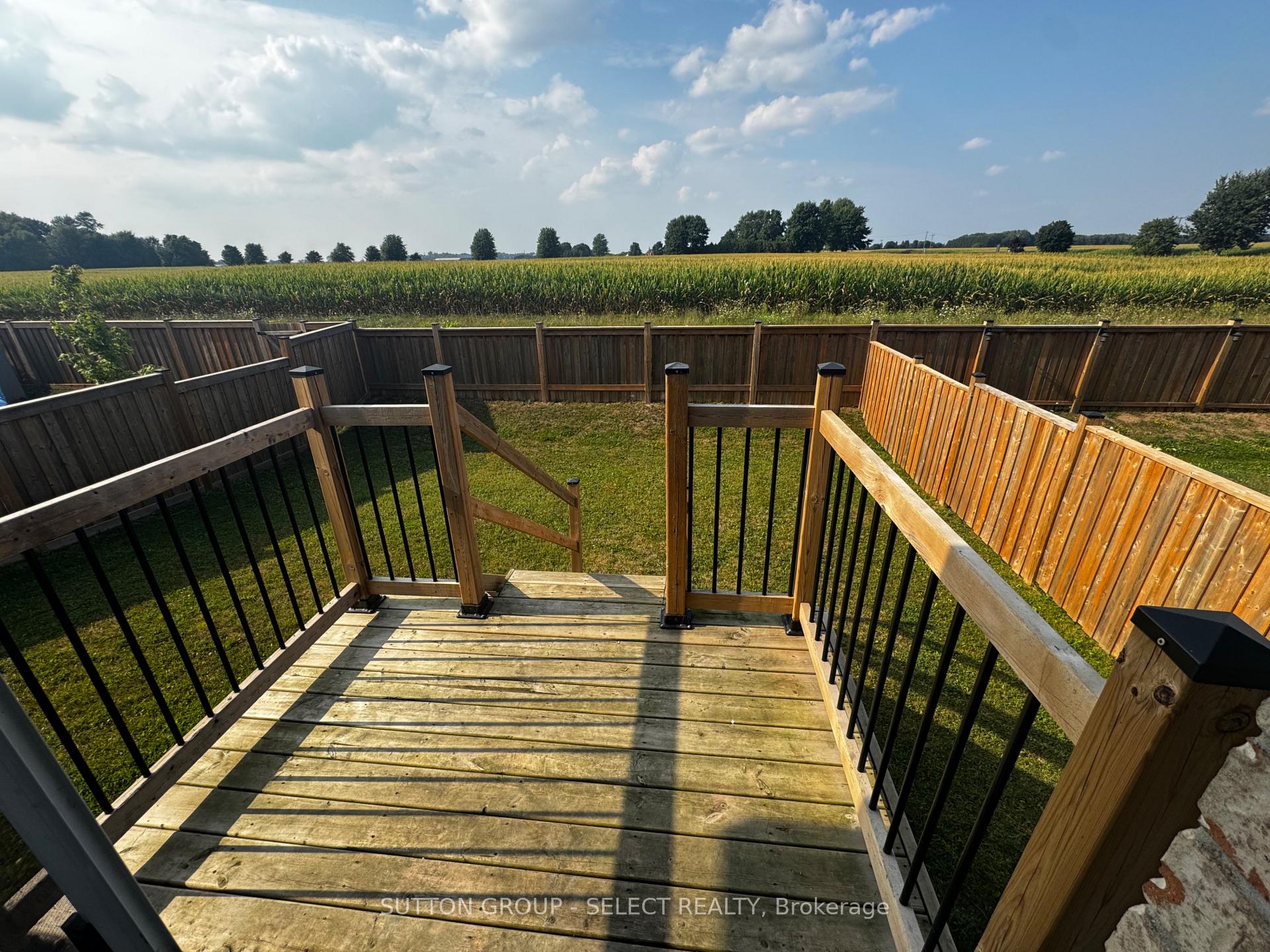 Photo 30 of 108 Gilmour Drive, Lucan Biddulph, Lucan — HOMEH