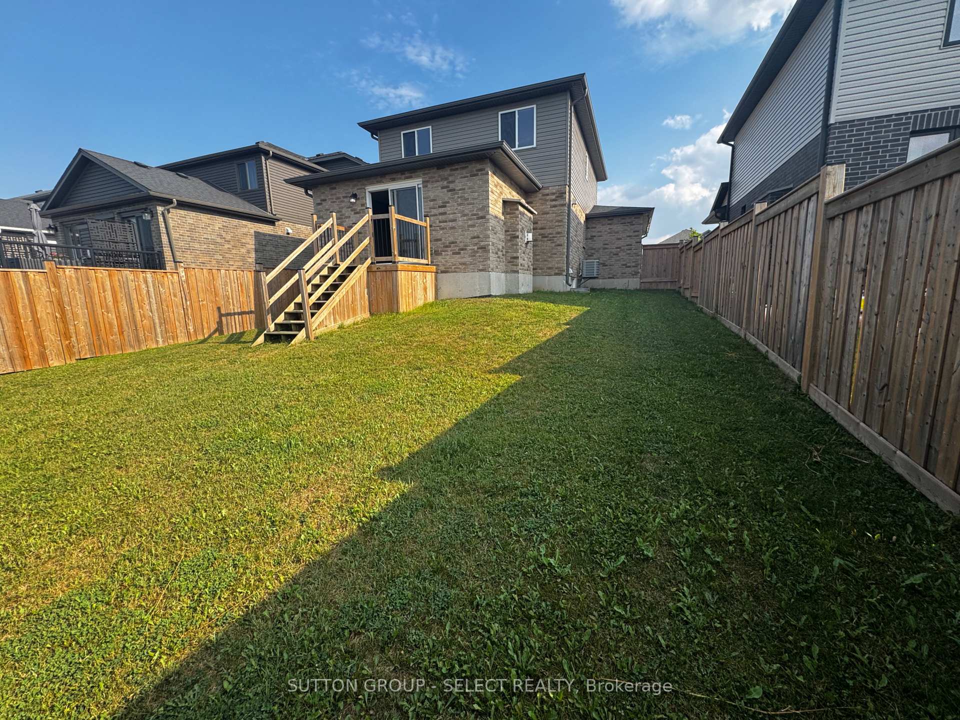 Photo 33 of 108 Gilmour Drive, Lucan Biddulph, Lucan — HOMEH