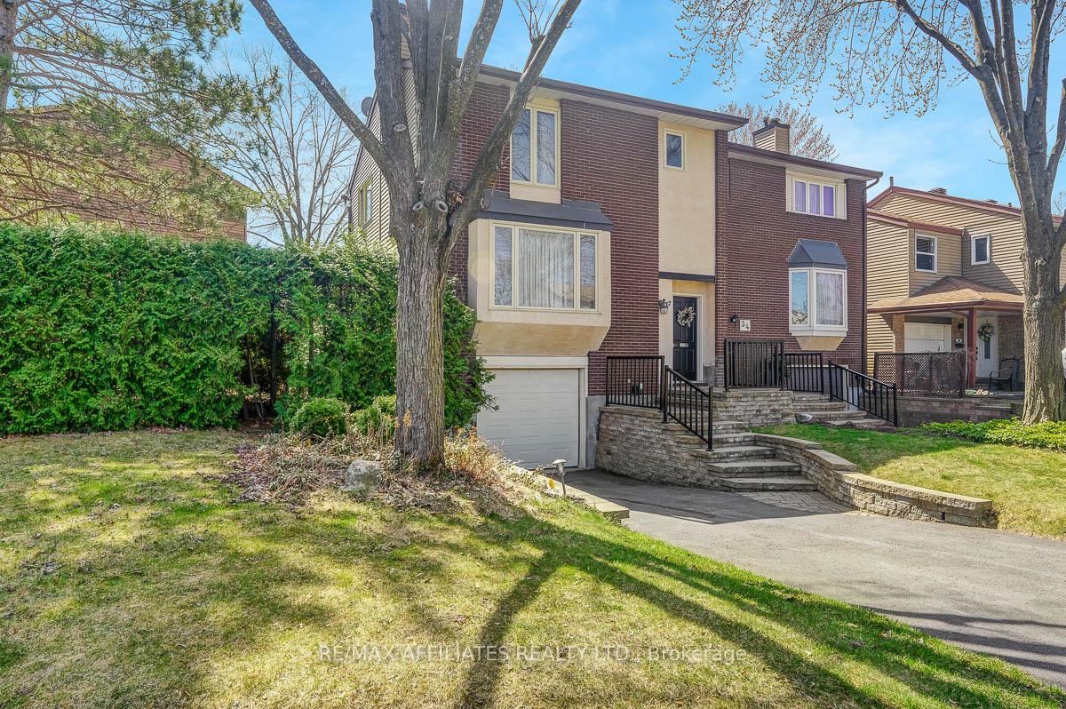Photo 2 of 32 Gillespie Crescent, Ottawa, Hunt Club Woods — HOMEH
