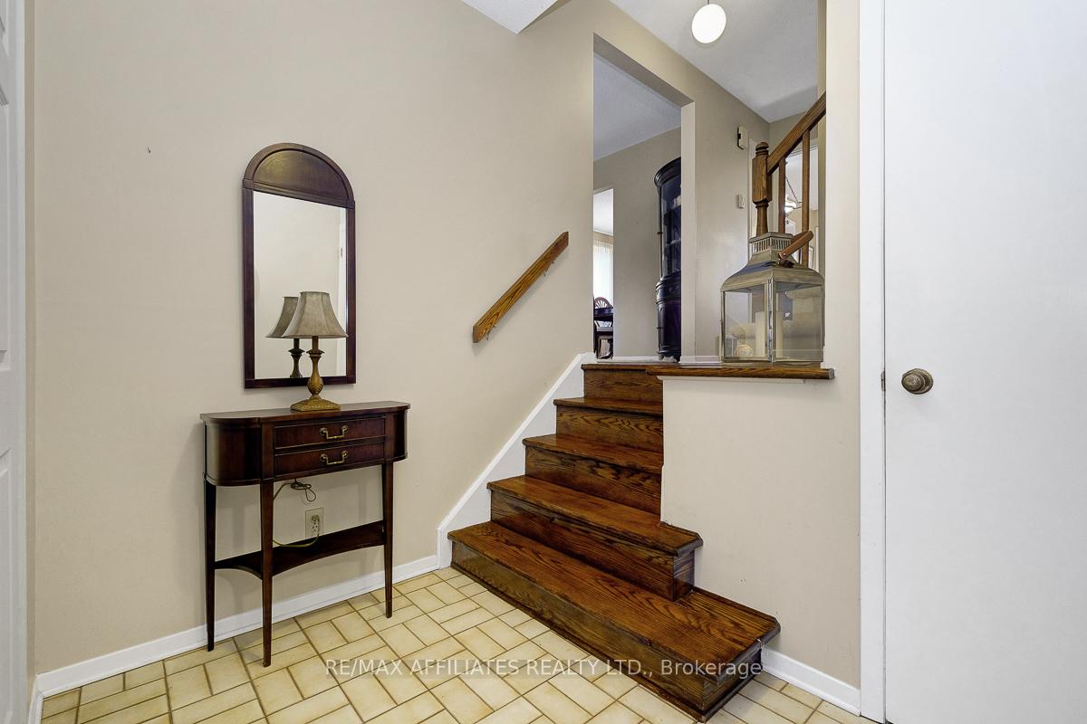 Photo 6 of 32 Gillespie Crescent, Ottawa, Hunt Club Woods — HOMEH