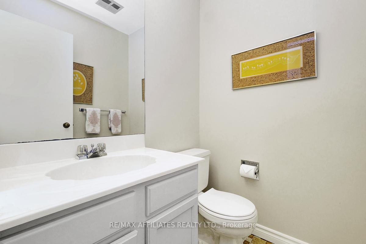 Photo 18 of 32 Gillespie Crescent, Ottawa, Hunt Club Woods — HOMEH