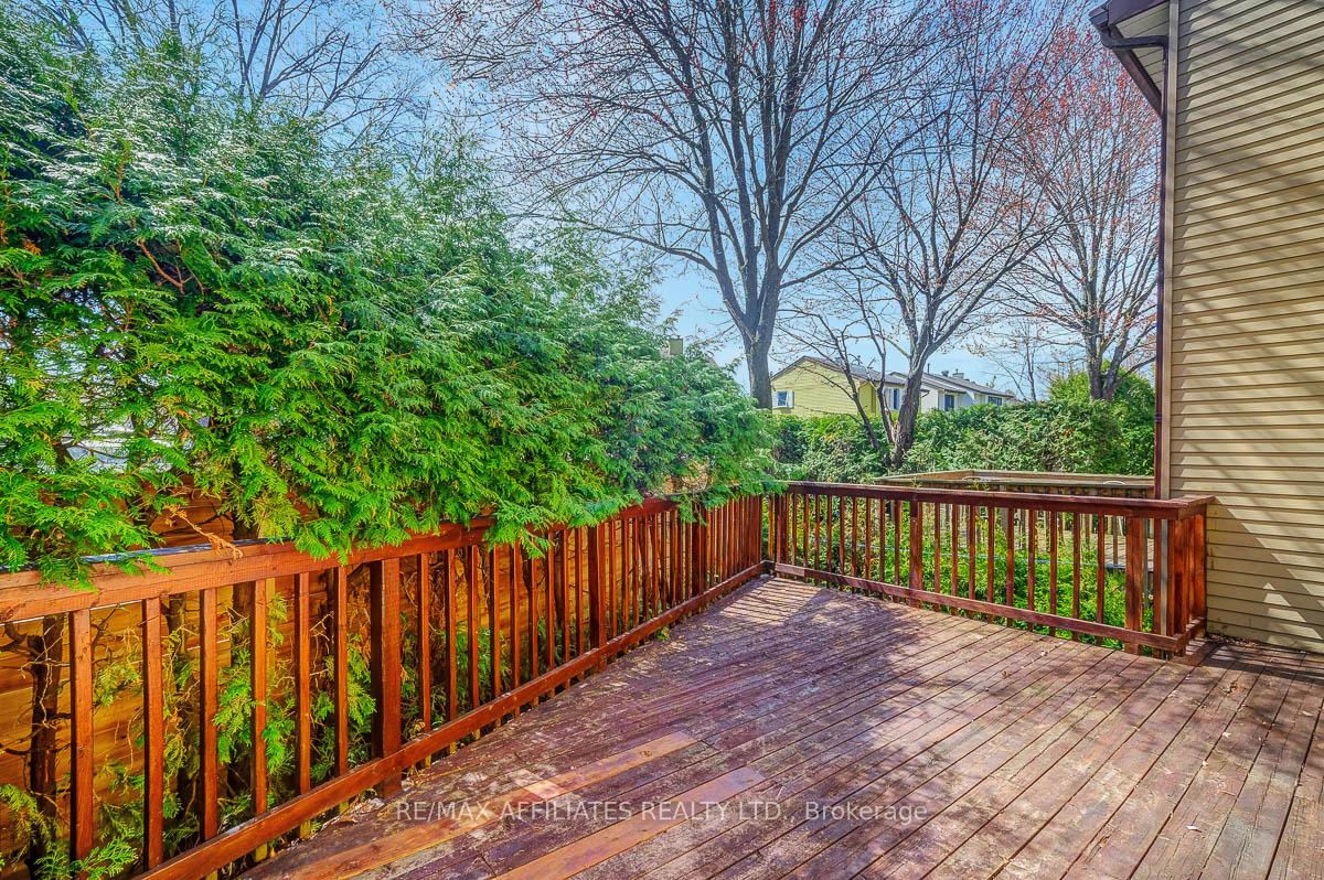 Photo 31 of 32 Gillespie Crescent, Ottawa, Hunt Club Woods — HOMEH