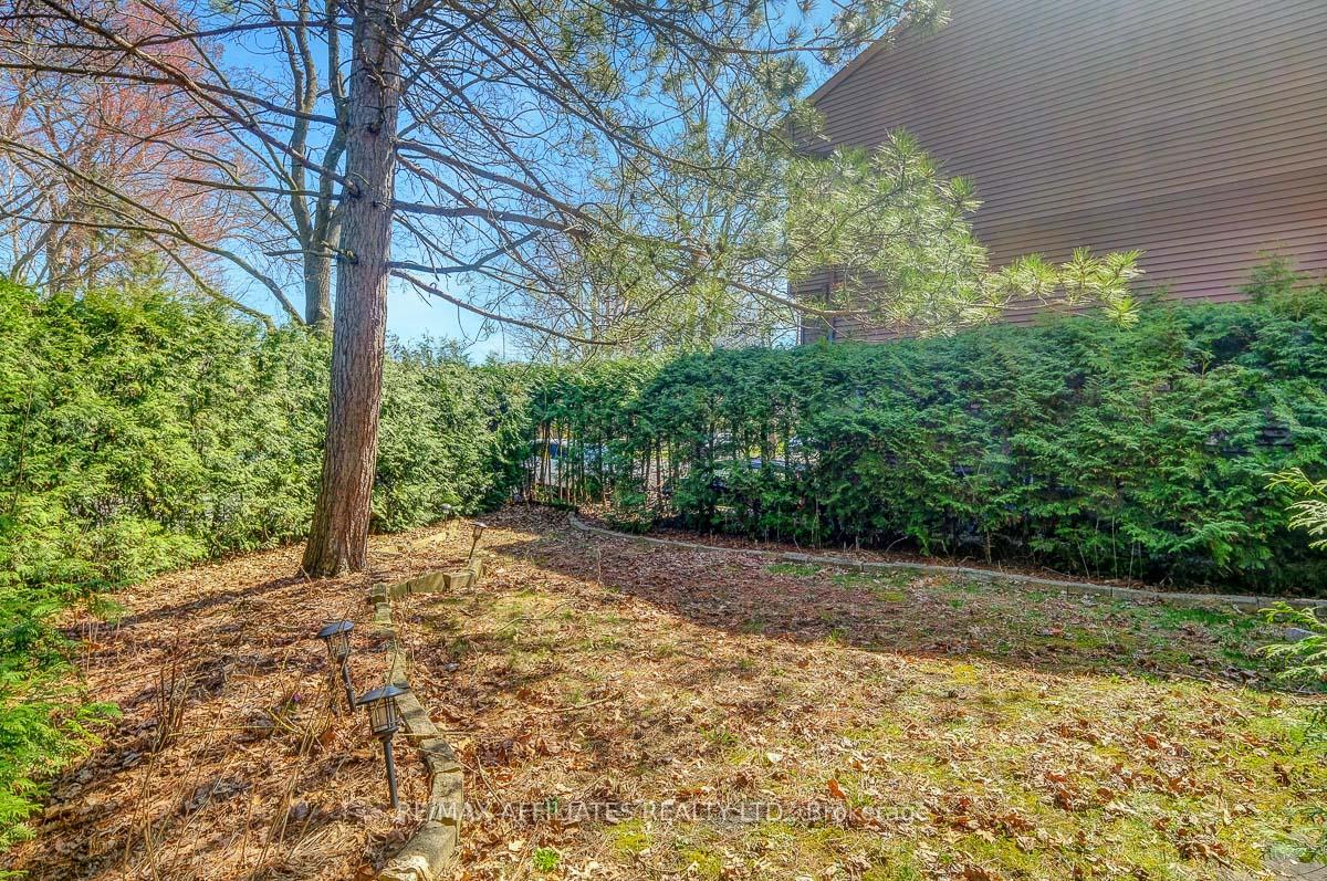 Photo 33 of 32 Gillespie Crescent, Ottawa, Hunt Club Woods — HOMEH