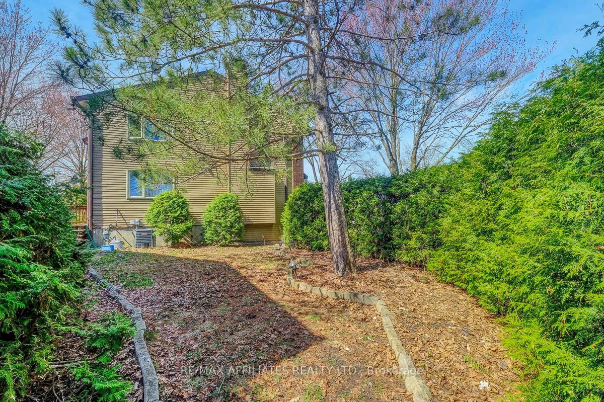 Photo 34 of 32 Gillespie Crescent, Ottawa, Hunt Club Woods — HOMEH