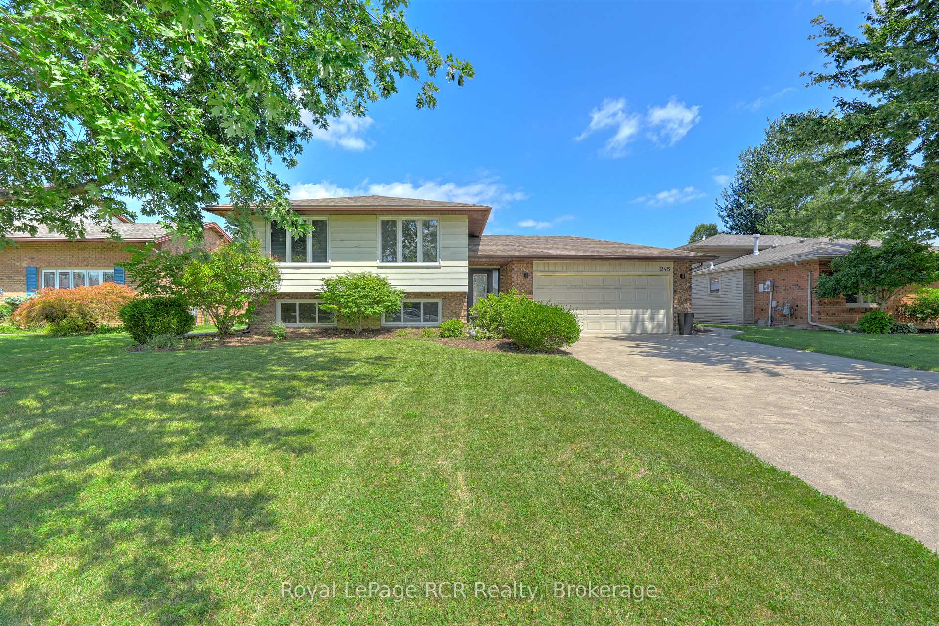 Photo 1 of 245 George Crescent, Lakeshore — HOMEH