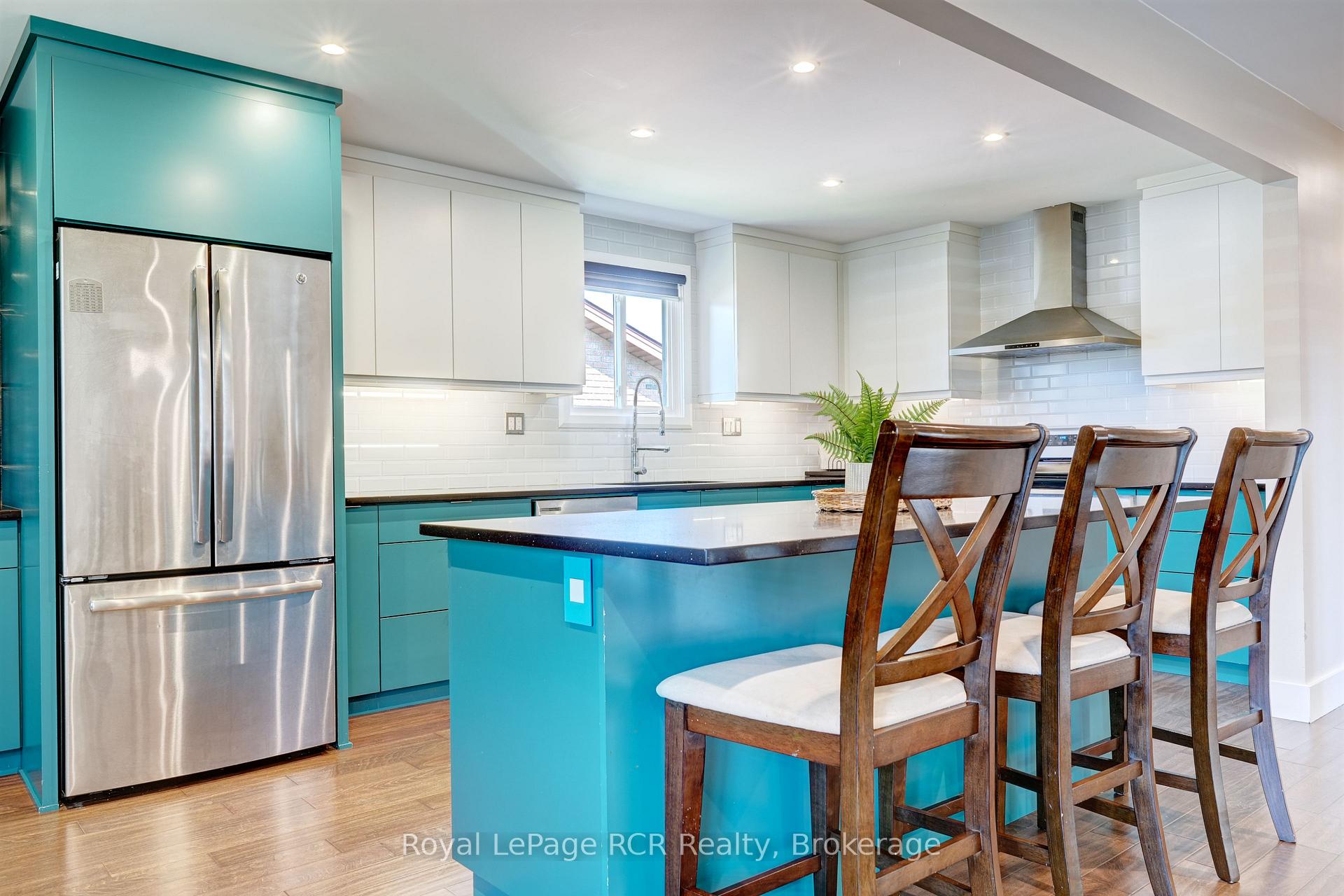 Photo 13 of 245 George Crescent, Lakeshore — HOMEH