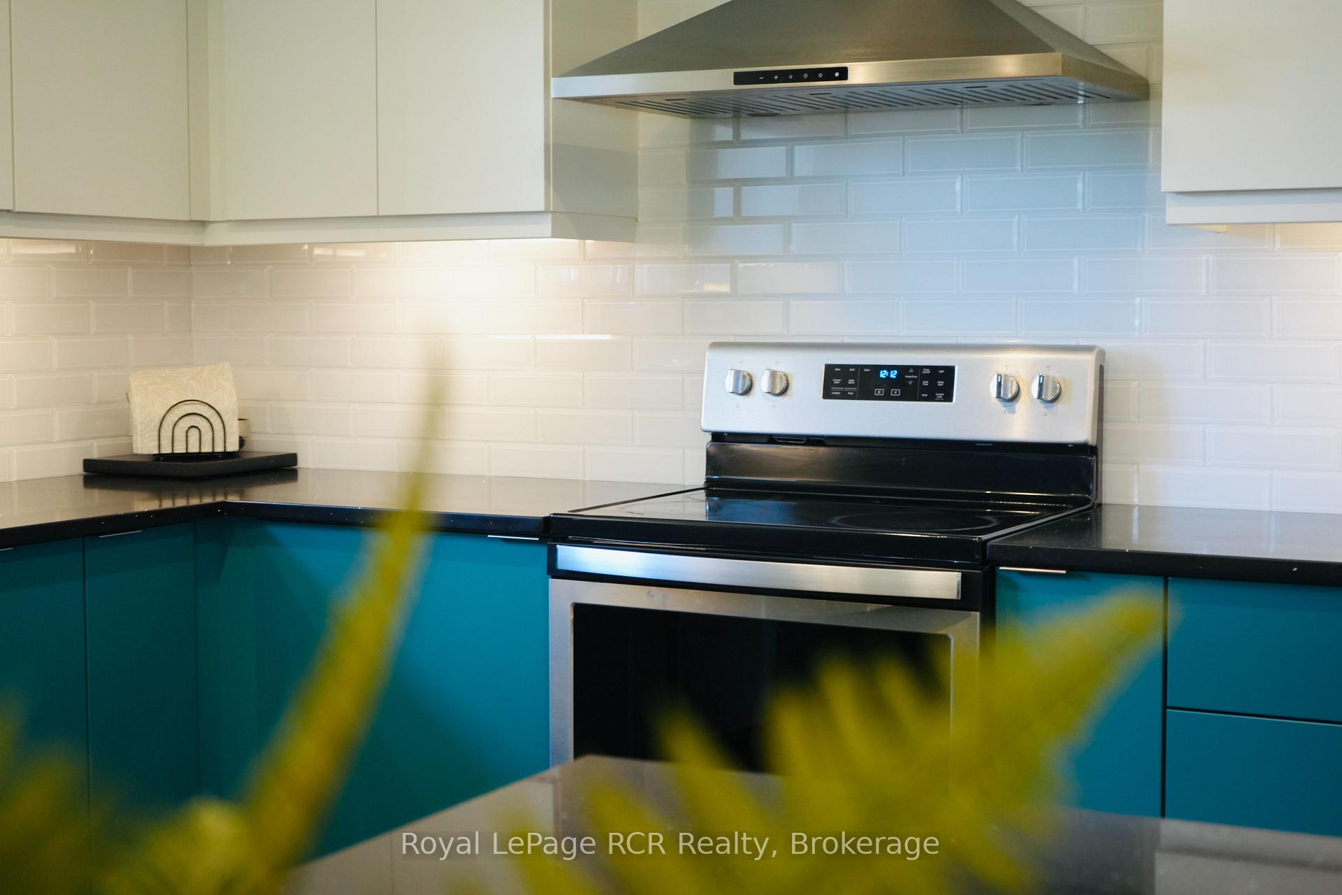 Photo 16 of 245 George Crescent, Lakeshore — HOMEH