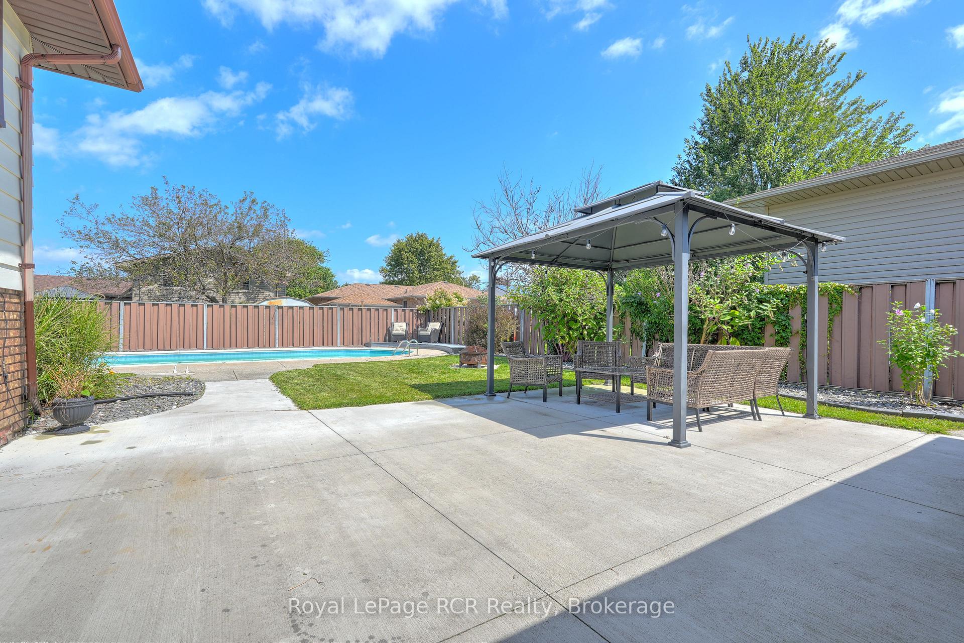 Photo 41 of 245 George Crescent, Lakeshore — HOMEH