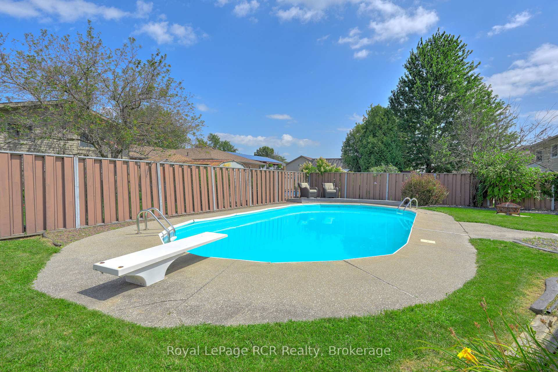 Photo 44 of 245 George Crescent, Lakeshore — HOMEH