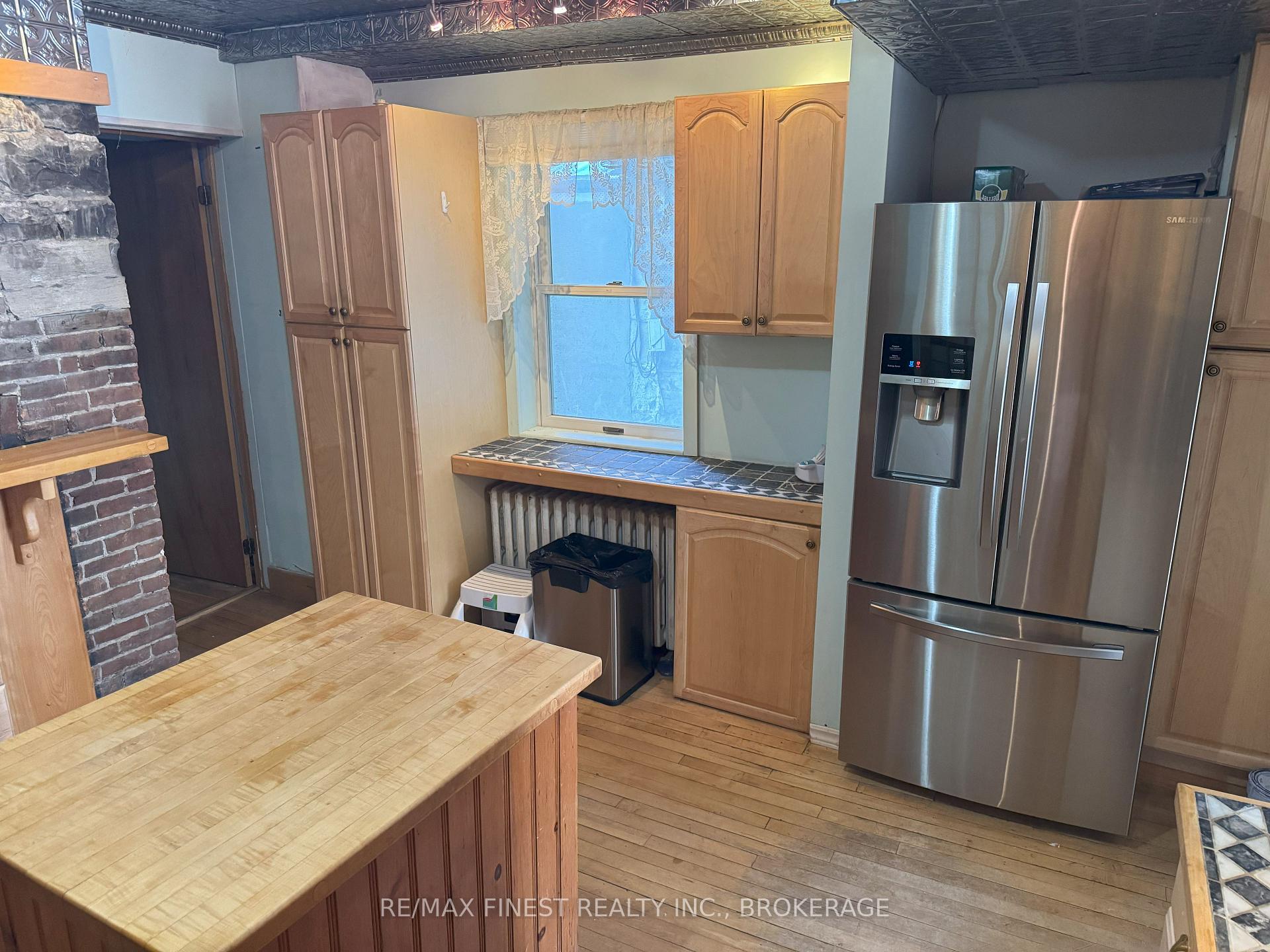 Photo 3 of 202 King Street E, Kingston, Central City East — HOMEH