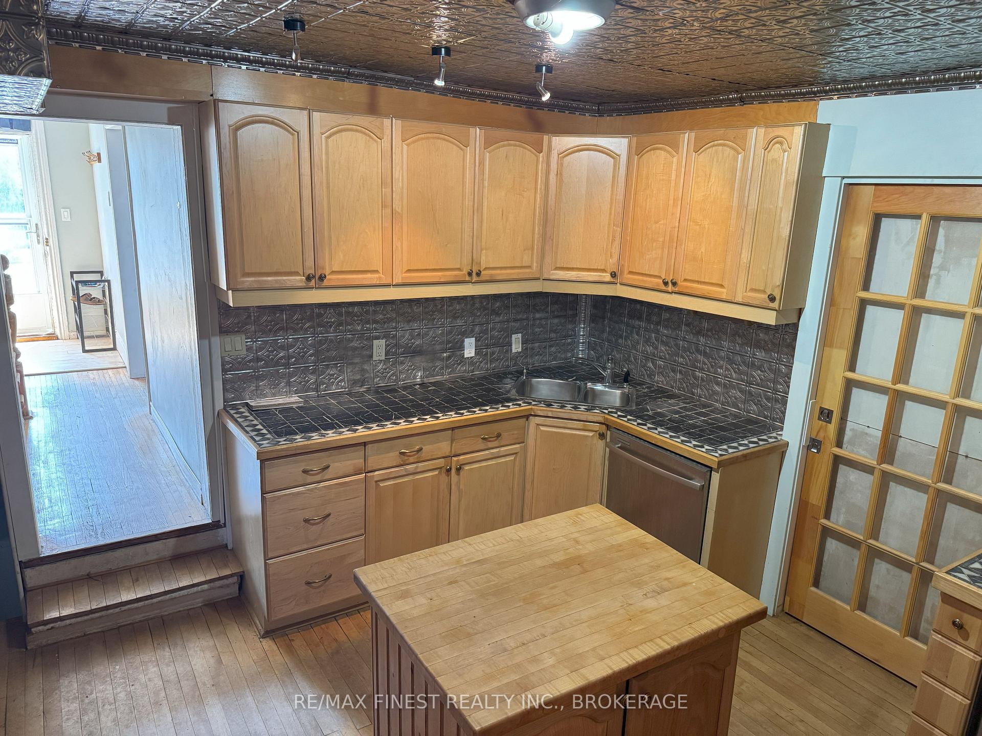 Photo 6 of 202 King Street E, Kingston, Central City East — HOMEH